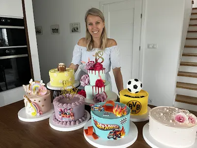 Tortowy Szczecin Pracownia Tortów Artystycznych | Torty Urodzinowe Weselne Komunijne Okolicznościowe | Torty z Dowozem